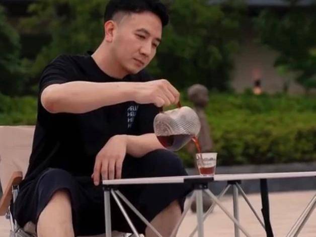林生斌相貌堂堂,还有几个优点,朱小贞爱上他的确是