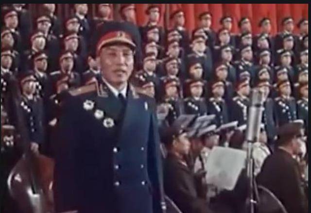 母亲思念参军数年未回的儿子,想了一招,儿子马不停蹄赶回家乡_熊伯涛