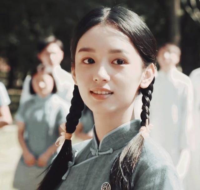 周也新剧要播,换上民国造型清冷脱俗,有种比冷清秋