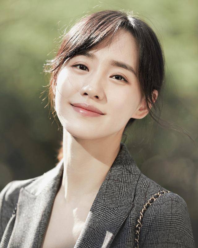 演《夏洛特》秋雅成国民初恋,参加《乘风破浪》她居然变最后一名_王智