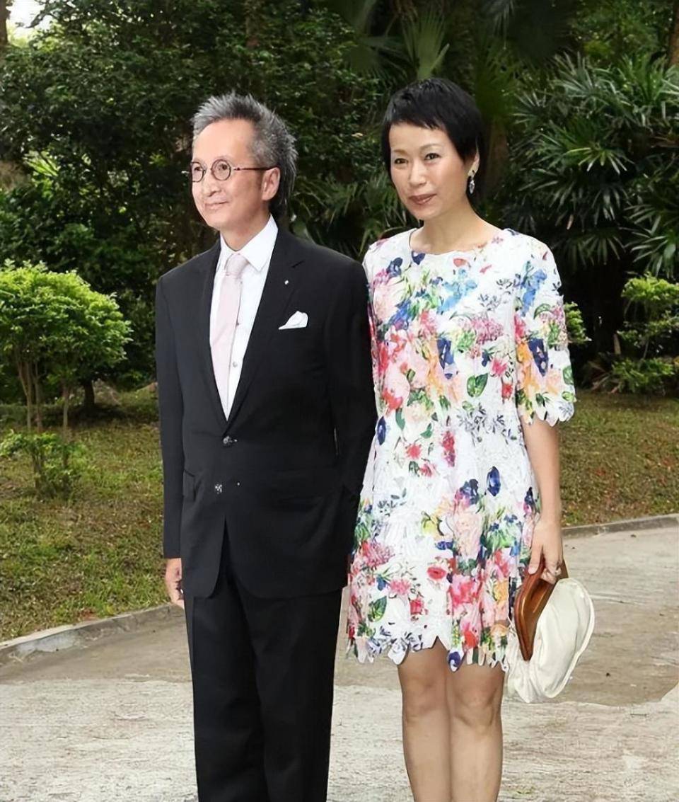 叶童自曝遭马天宇嫌弃年龄:私下里不说话,主动加吻戏也无济于事_陈国