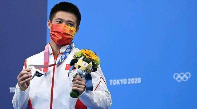 奥运男子十米台银牌杨健:别要求微笑祝福队友因为我头脑一片空白_难度