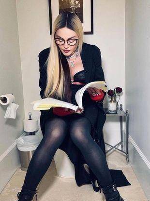 63岁麦当娜分享新照,皮肤紧致,看起来好像二三十_网友_照片_评论