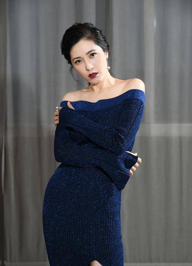 他们是在电视剧《归途如虹》认识的,曾黎被他的幽默打动了!