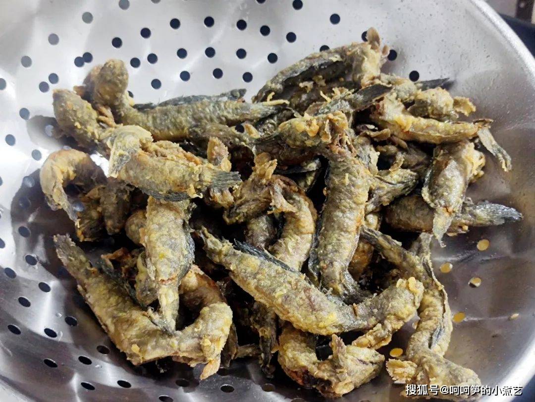 莆田人餐桌上的美食,酥炸跳跳鱼,越吃越香,在家也能轻松做