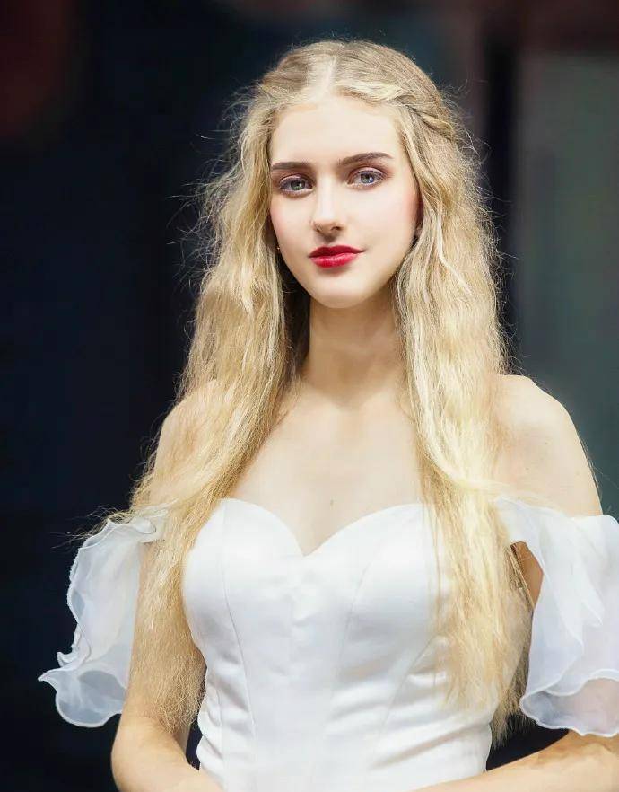 22岁乌克兰美女嫁河南小伙,丧夫后,拒绝回国,照顾公婆15年_娜佳_赵鹏