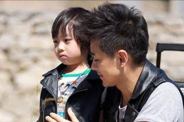 就被大家评为"亚洲小旋风",林志颖和金城武,苏有朋,吴奇隆共称"台四小