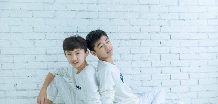 哥哥马嘉诚考入纽约大学,马嘉祺却陷入风波,差别为啥如此之大?