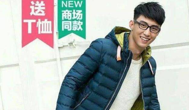 许凯走红前泳装模特照遭曝光,网友大呼"出道前的他长这样"?