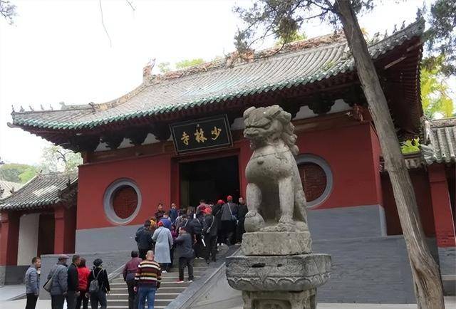 2019年乔家大院摘牌：一夜之间，1050平店面被腾退，服务员大换血