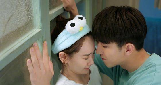 戚薇金瀚新剧上演"姐弟恋",沈梦辰喊话导演:加戏,我要看吻戏_林星然