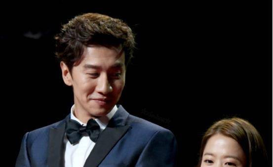 表示因为去年的车祸,李光洙决定从running man正式下车,上星期刚刚录