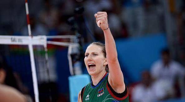 除了续约朱婷外,还留下了荷兰接应斯洛特耶斯以及塞尔维亚副攻拉西奇