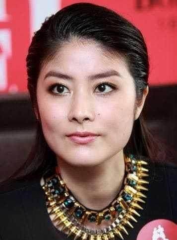 杨幂发际线高的吓人!会不会"中年秃顶"?_危机_剧照_头发