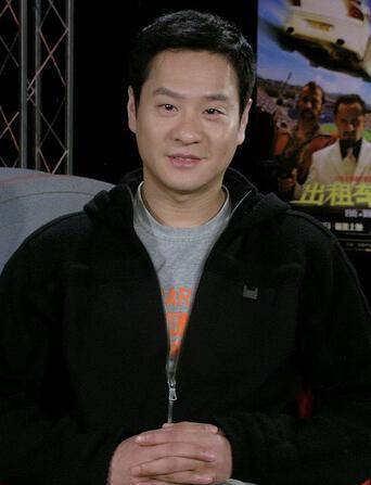 他抛妻弃子娶小自己8岁演员,不惜净身出户,如今落