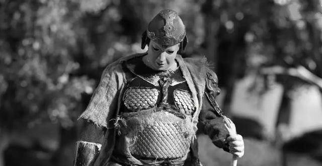 2,《风雨廊桥》默片风格,黑白影像,冷冽粗粝的基调,黑泽明电影的气质