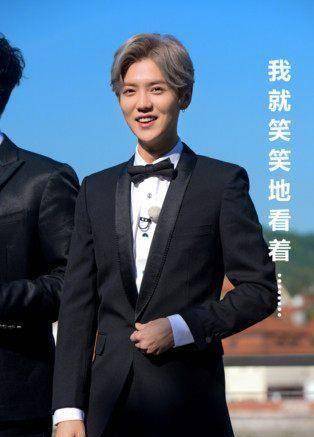 鹿晗微博中这3张配图,双手摆放在不同位置,当真在表达我爱你?