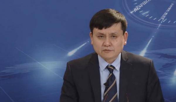 医学教授张文宏,捐款千万令质疑他的人哑口无言,医生就该清贫?