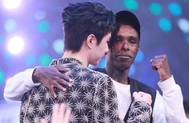 王一博与布布的相遇,从追星到成为兄弟,网友:交心的朋友_街舞_第五季