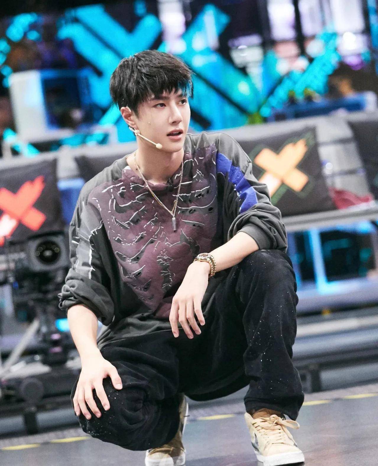 为什么要追星王一博?_专业_滑板_中国