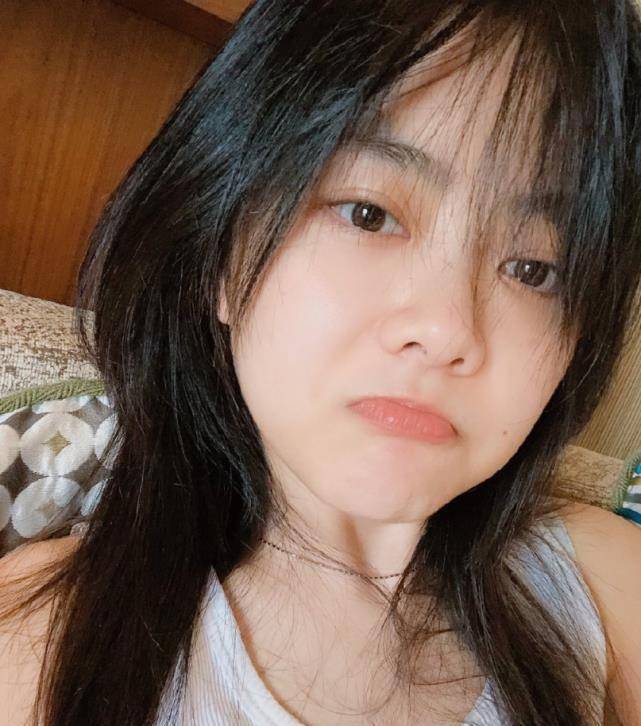 各个看着都是要比实际年龄小很多的存在,谭松韵就是其中一位了