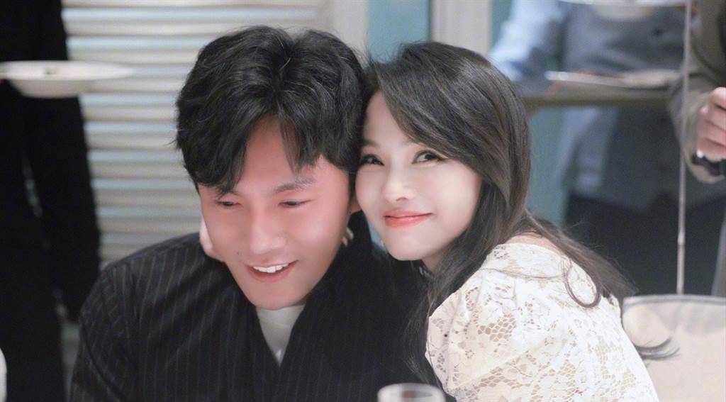 《我很丑,可是我很温柔》的主唱赵传,小虎队成员吴奇隆,《爱情电影》