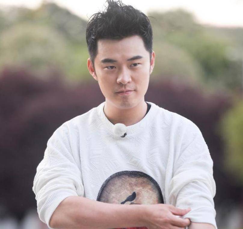 王勉送陈赫小女儿生日礼物,被喊魔鬼王叔叔,许婧与张子萱暗较劲_王冕