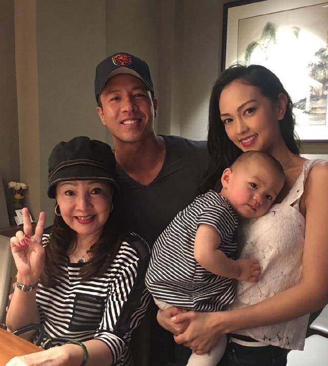 他曾是谢贤准女婿,出道多年不红,今娶了混血娇妻,女儿颜值逆天_安志杰