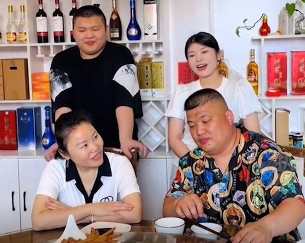 女徒弟揭开剧本真相,配合出演却惨遭卸磨杀驴_李超和_直播间_女儿