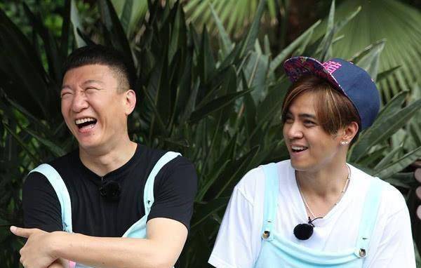 孙红雷代替小猪来到宜兴,网友:完了,王一博和王嘉尔要被带走了_张艺兴