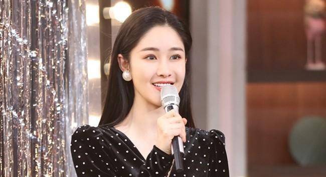 原湖南卫视主持人大洗牌:五小花中两位掉队,新人冯曦火速上位_梁天_冯