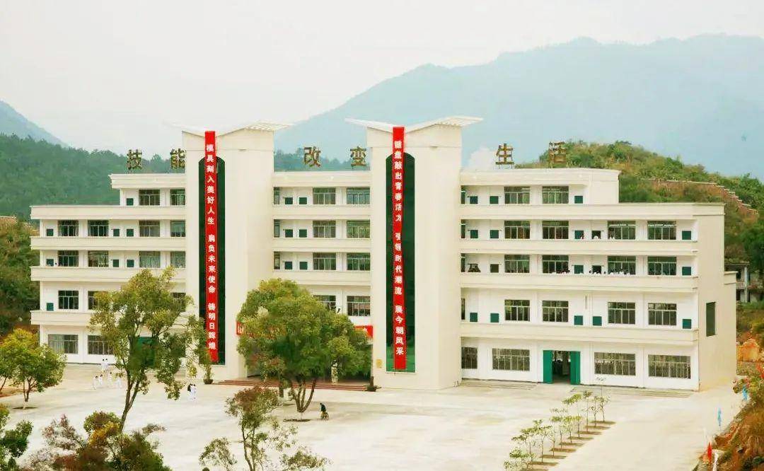 韶关所有中专技工学校名单_校址_重点_面积