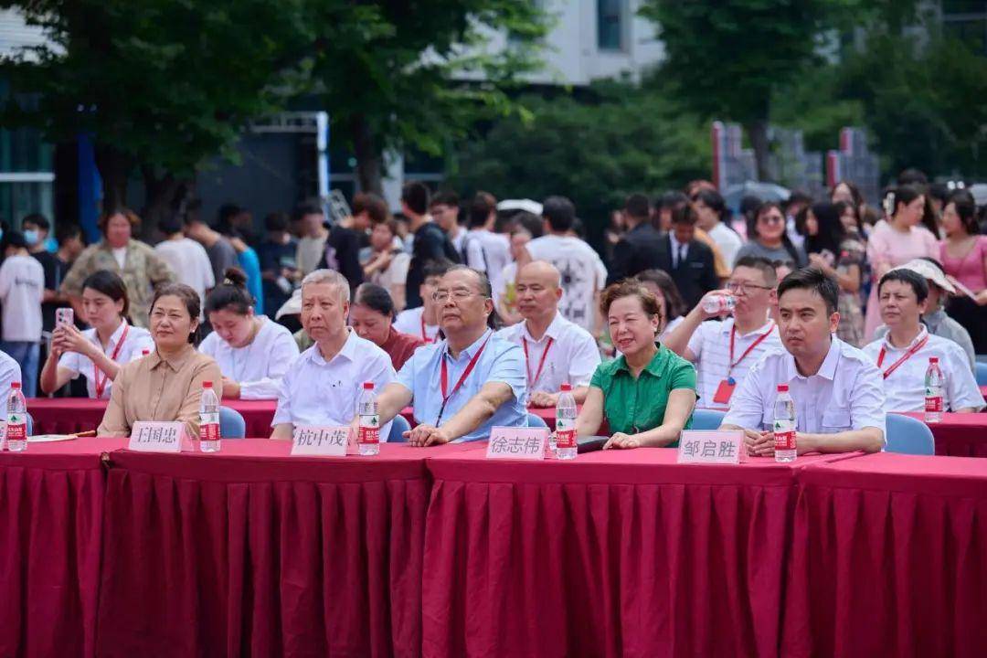 无锡金茂商业中等专业学校举行2023届学生毕业典礼 