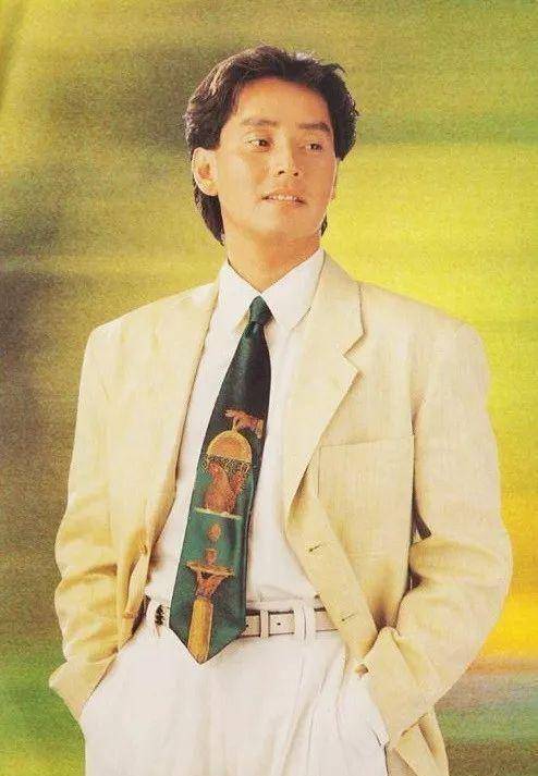 永远不参加任何形式的歌曲评奖,这位香港乐坛的"天王"就是——谭咏麟