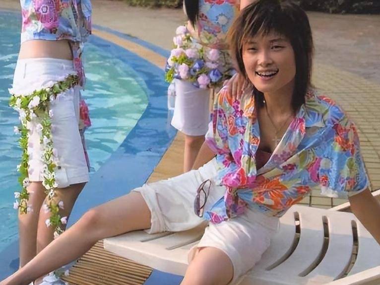 从"超女冠军"到"混子歌手",李宇春的遮羞布终究还是被扯下了_网友