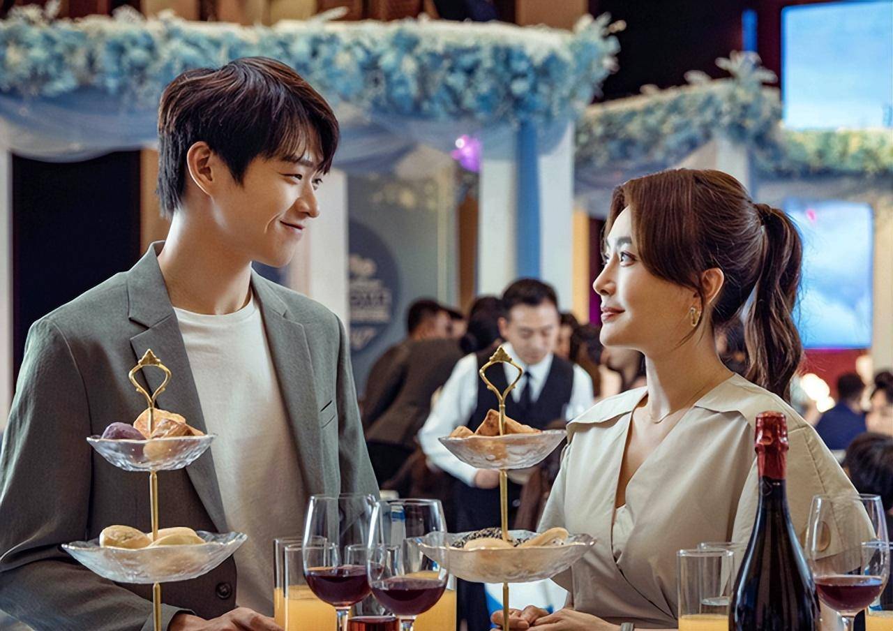 混圈15年与何炅传绯闻狂受姐姐喜爱,本人背景不一般_杨洋_孟宴臣_话题