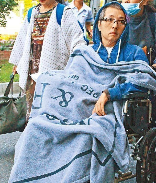 王菲的《旋木》《执迷不悟》,那英的《征服》,《梦一场》,《梦醒了》