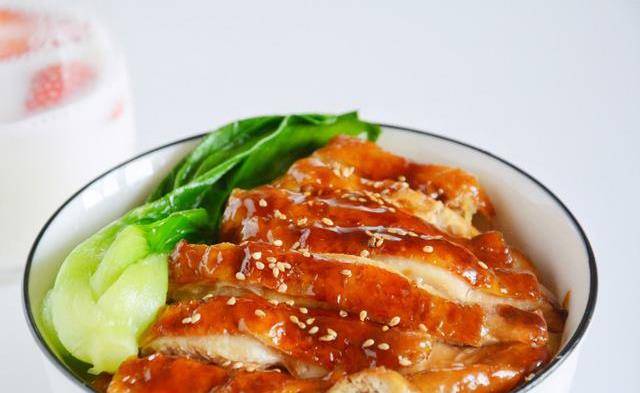 用照烧鸡排饭当便当,最适合上班族,补充营养又美味