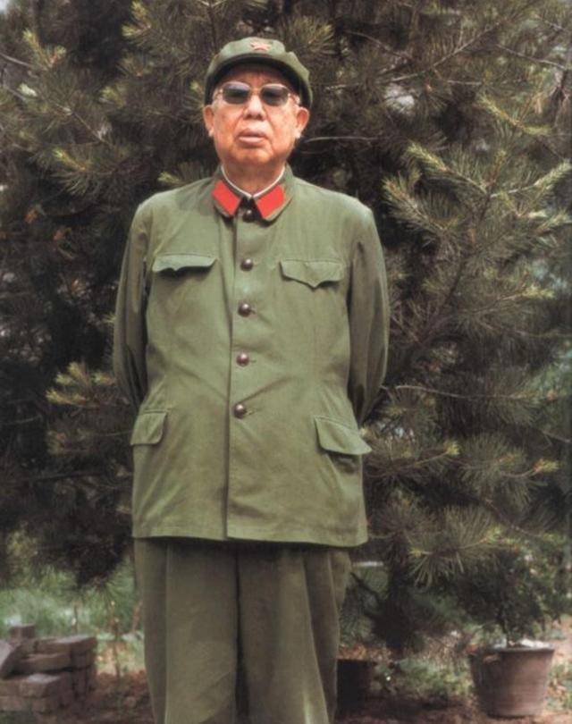 王平将军轶事三则:三次死里逃生,因为回头躲过命中头部的子弹_孩子