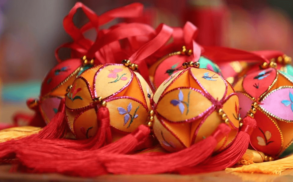 壮族绣球:十二瓣的浪漫,一年四季的爱恋_图案_男女_文化