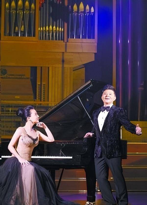 "西部歌王"王宏伟与小13岁妻子杨珊珊,夫妻琴瑟和鸣,幸福温馨_母亲