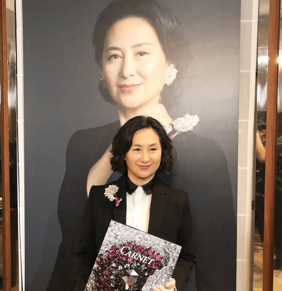 二房长女何超琼又赢了,成为政协常委之外,她又有一个全新的身份