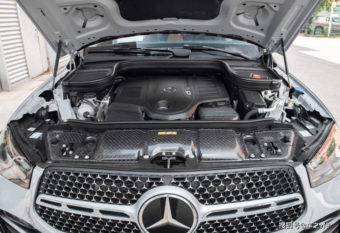 0t发动机和2.5t直列六缸发动机,匹配9at变速箱,并标配了48v轻混系统.