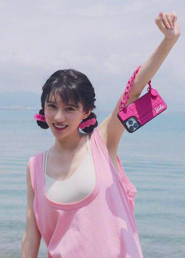 刘萌萌很有少女感!她的"美貌",一直被低估了_服饰_身材_优势
