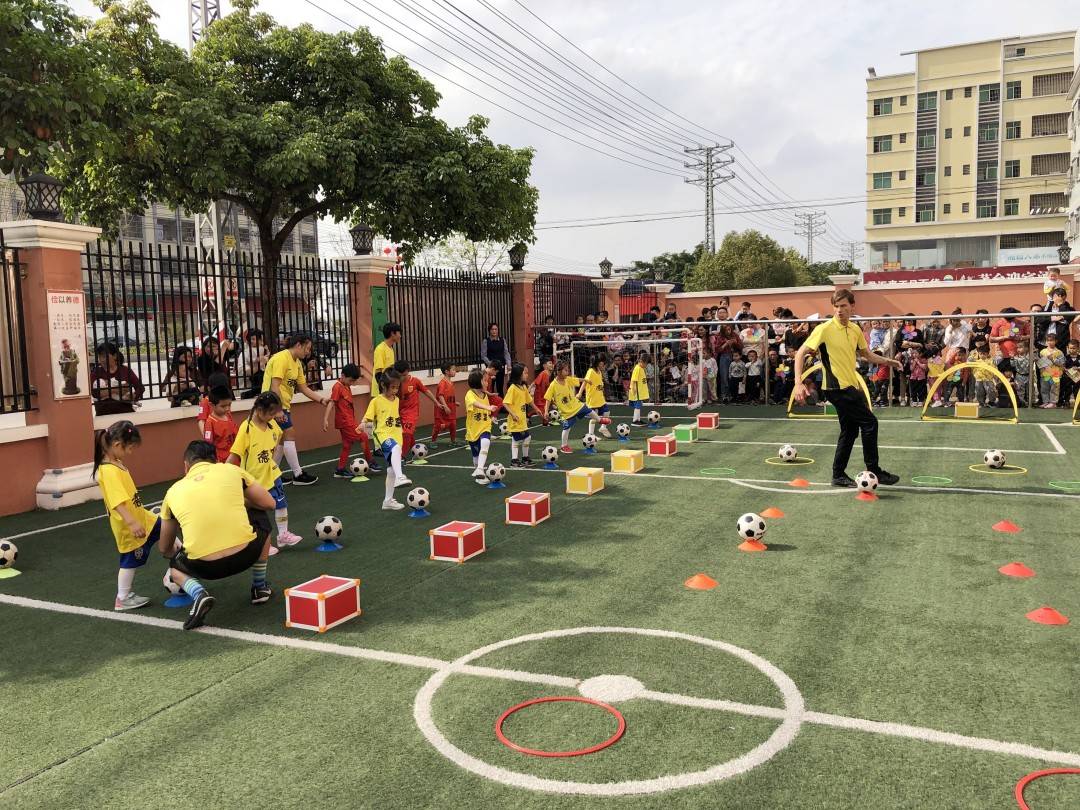 幼儿足球教育意义_幼儿园足球_幼儿园足球误区避免