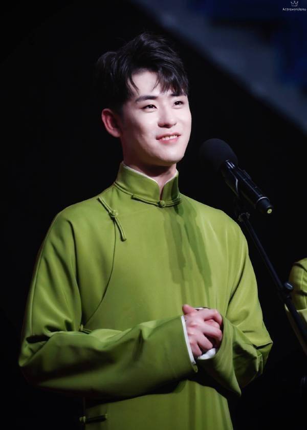 称其"只见粉丝,不见观众",剑指张云雷_批评_孙九香_秦霄贤