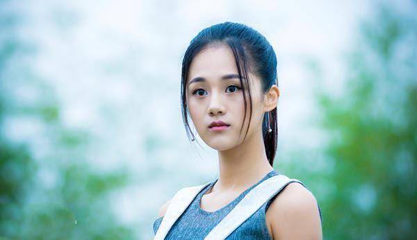 中饰演糖宝而大受欢迎的安悦溪一改清纯可爱的形象,将在《镇魂街》里