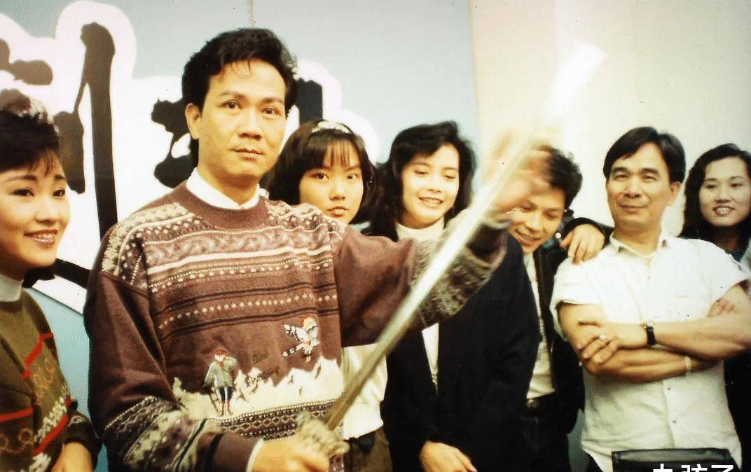 17岁进娱乐圈,做过播音王子,和苗可秀传绯闻的潘志文活得很通透