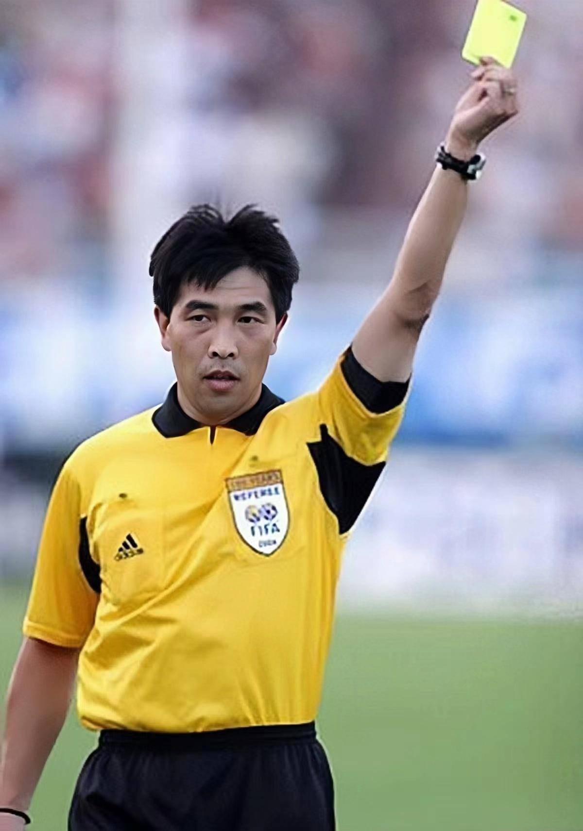 想当年"金哨"陆俊执法的所有比赛中,你几乎看不到他有任何偏袒某一方