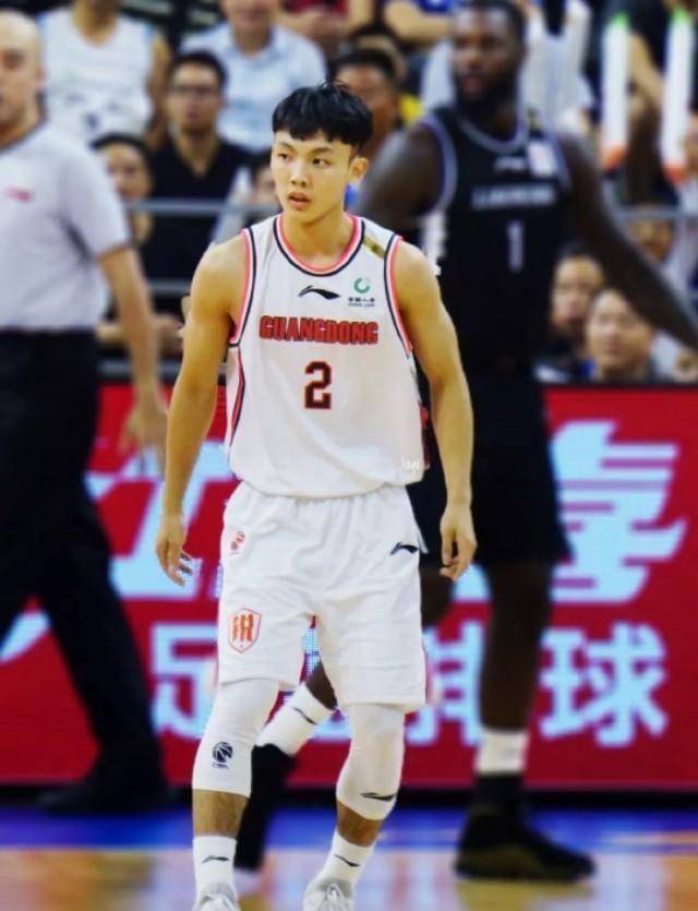 8分钟砍13 2,徐杰未来成就能超越陈江华吗?